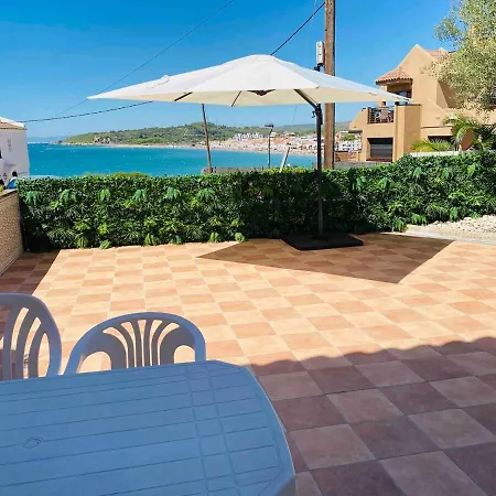 House With Pool At The Forti Viewpoint *